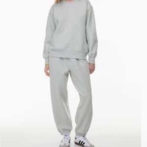 Aritzia TNA cozy fleece boyfriend crew sweatshirt
